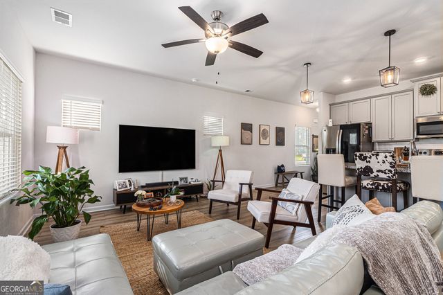 4545 Bishops Lane, Oakwood, GA 30566