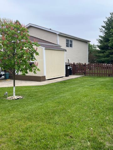 3301 W Bretons Drive, Mchenry, IL 60050