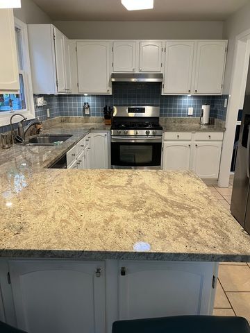 3301 W Bretons Drive, Mchenry, IL 60050