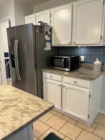3301 W Bretons Drive, Mchenry, IL 60050