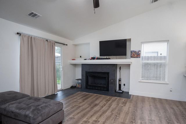 1967 N Ventura Avenue, Farmersville, CA 93223