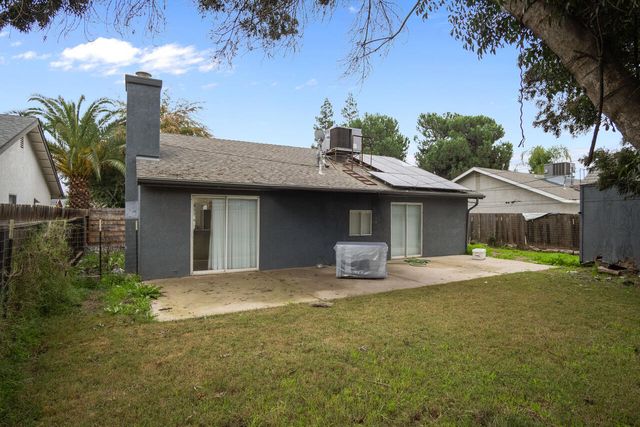 1967 N Ventura Avenue, Farmersville, CA 93223