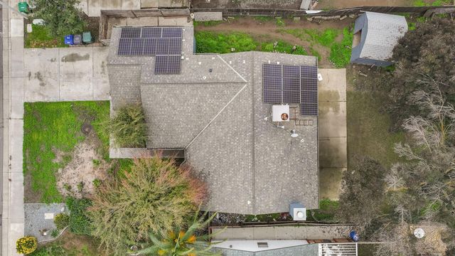 1967 N Ventura Avenue, Farmersville, CA 93223