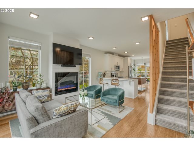 1390 N SIMPSON St, Portland, OR 97217