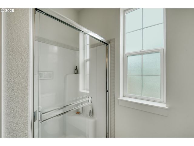 1390 N SIMPSON St, Portland, OR 97217