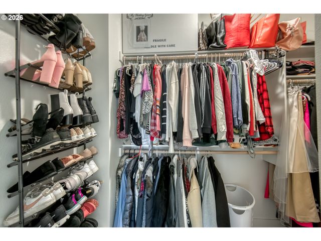 1390 N SIMPSON St, Portland, OR 97217