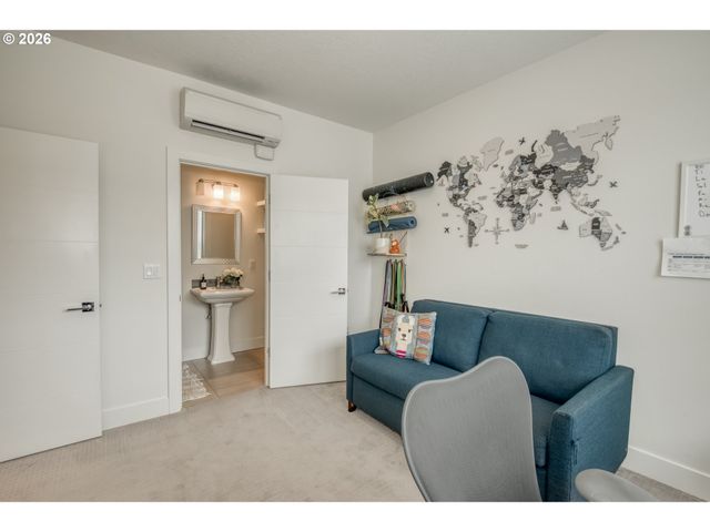 1390 N SIMPSON St, Portland, OR 97217