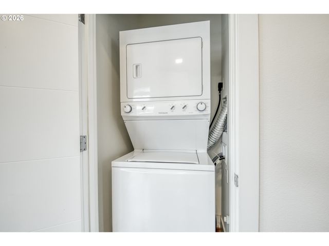 1390 N SIMPSON St, Portland, OR 97217