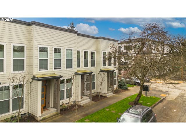 1390 N SIMPSON St, Portland, OR 97217