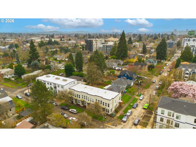 1390 N SIMPSON St, Portland, OR 97217