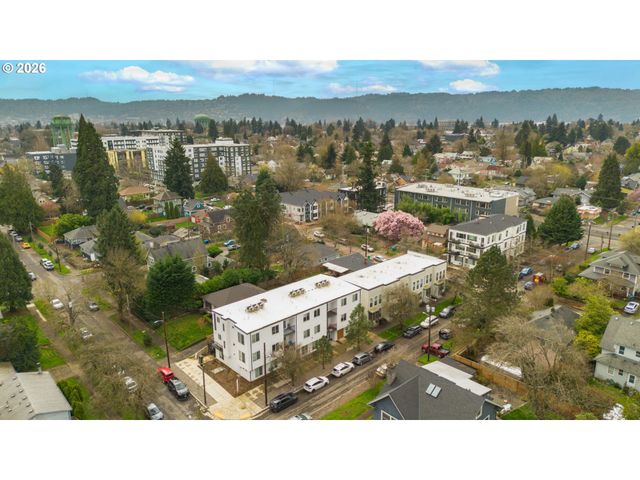 1390 N SIMPSON St, Portland, OR 97217