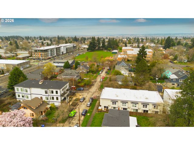 1390 N SIMPSON St, Portland, OR 97217