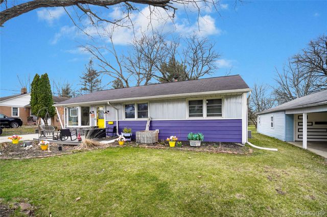 633 N Adelaide Street, Fenton, MI 48430