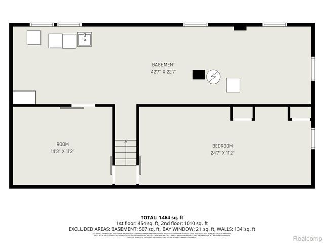 633 N Adelaide Street, Fenton, MI 48430