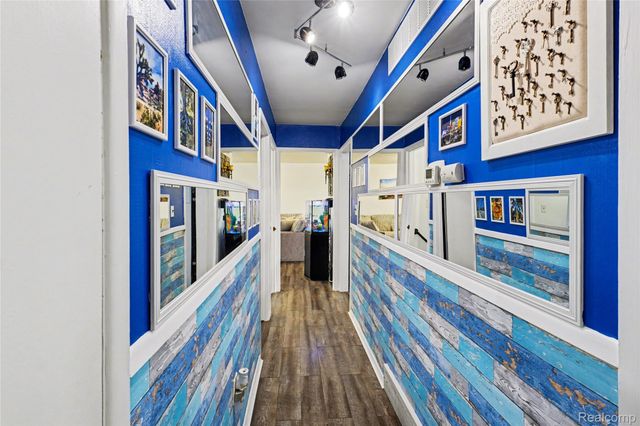 633 N Adelaide Street, Fenton, MI 48430