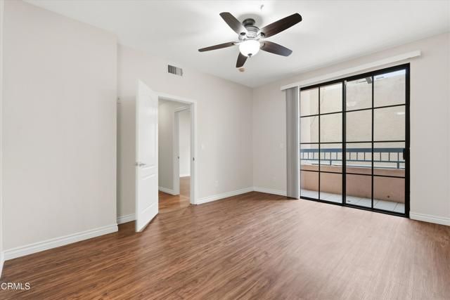 508 Glenwood Road 105, Glendale, CA 91202