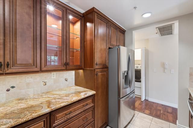 508 Glenwood Road 105, Glendale, CA 91202