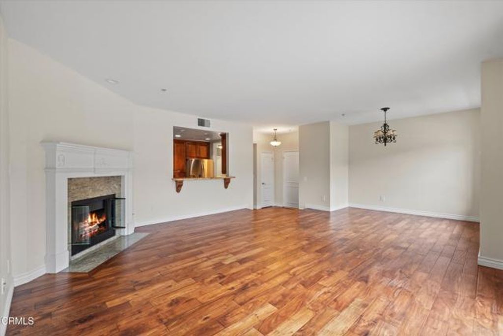 508 Glenwood Road 105, Glendale, CA 91202