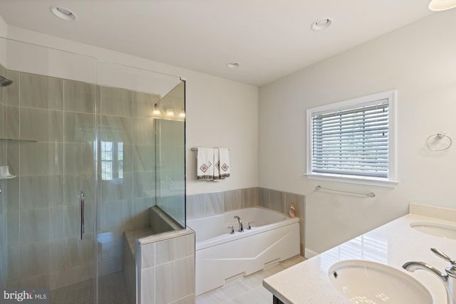 9 LOOKOUT CT, Gettysburg, PA 17325