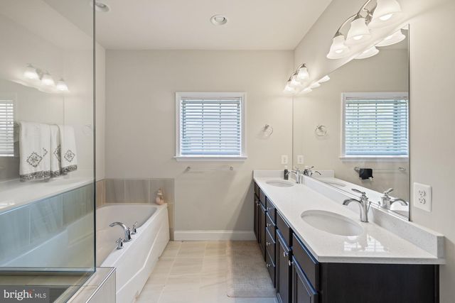 9 LOOKOUT CT, Gettysburg, PA 17325