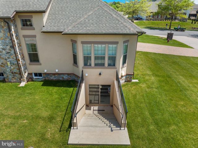 9 LOOKOUT CT, Gettysburg, PA 17325