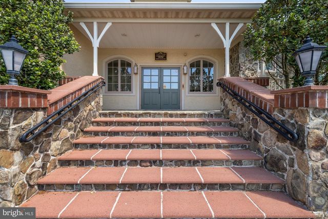 9 LOOKOUT CT, Gettysburg, PA 17325