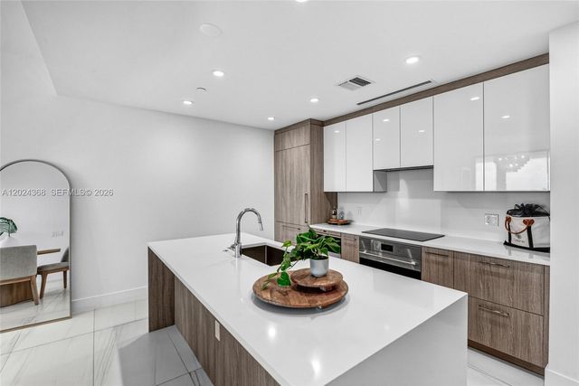 153 N Seabreeze Blvd 703, Fort Lauderdale, FL 33304