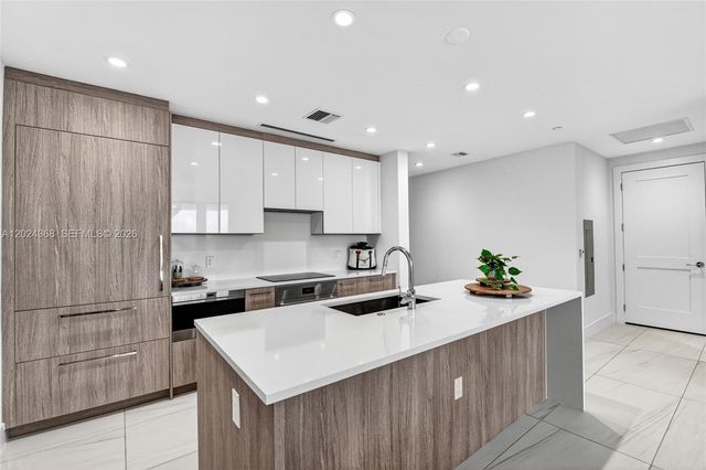 153 N Seabreeze Blvd 703, Fort Lauderdale, FL 33304