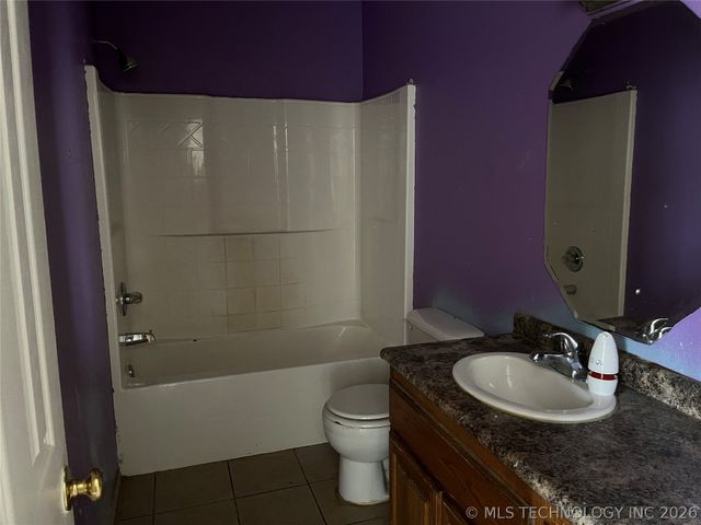 208 S Osage Street, Beggs, OK 74421