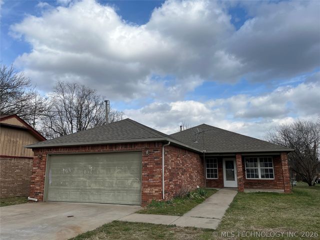 208 S Osage Street, Beggs, OK 74421