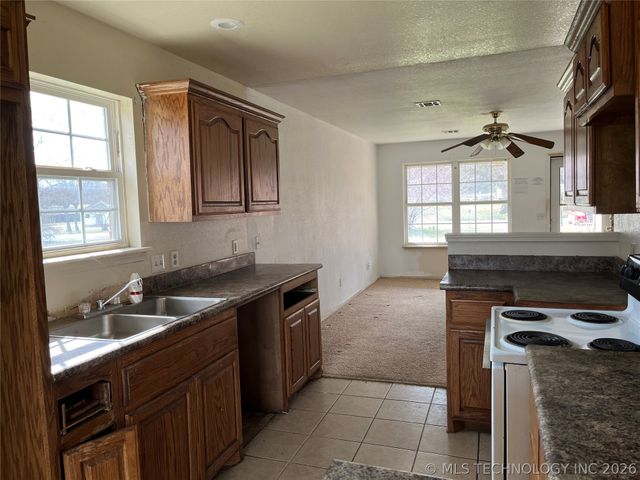 208 S Osage Street, Beggs, OK 74421