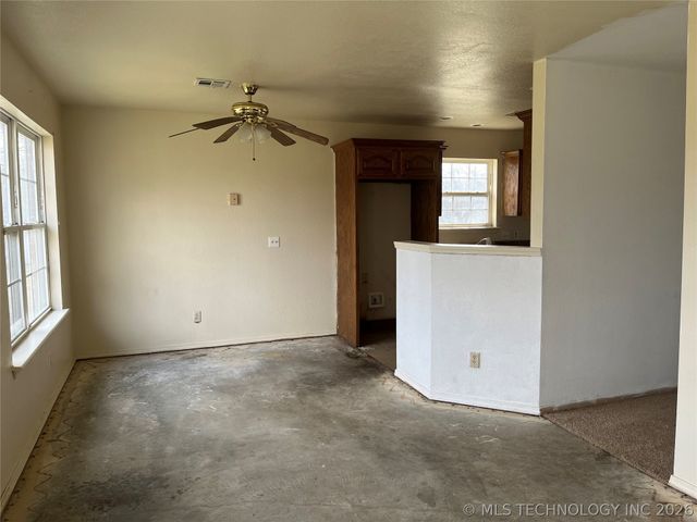 208 S Osage Street, Beggs, OK 74421