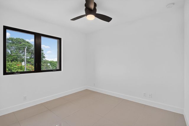 444 NW 41ST Street, Oakland Park, FL 33309