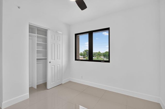 444 NW 41ST Street, Oakland Park, FL 33309