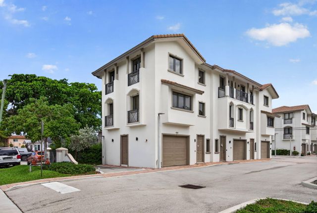 444 NW 41ST Street, Oakland Park, FL 33309