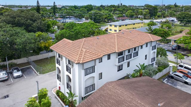 444 NW 41ST Street, Oakland Park, FL 33309