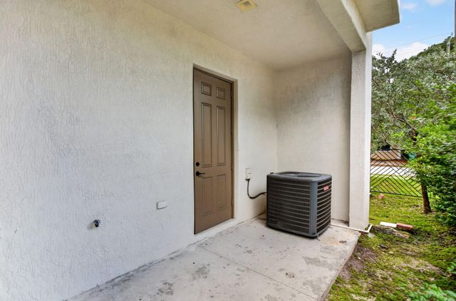 444 NW 41ST Street, Oakland Park, FL 33309