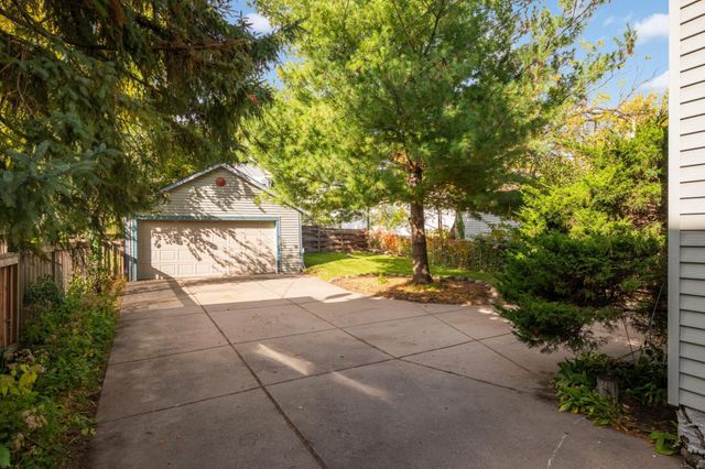 4032 Lyndale Avenue S, Minneapolis, MN 55409