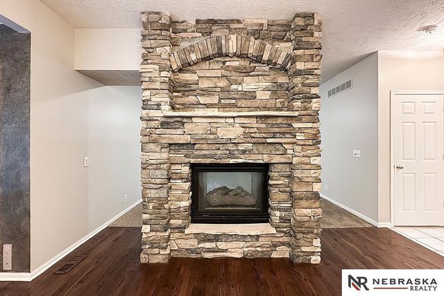 1425 S 158th Circle, Omaha, NE 68130