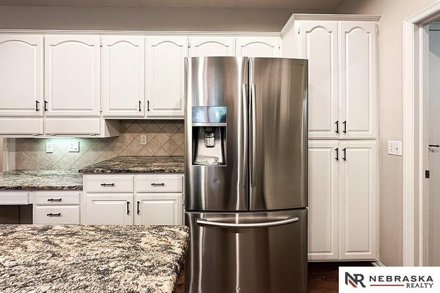 1425 S 158th Circle, Omaha, NE 68130