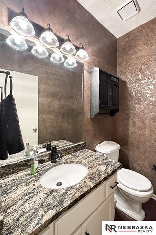 1425 S 158th Circle, Omaha, NE 68130