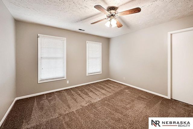 1425 S 158th Circle, Omaha, NE 68130