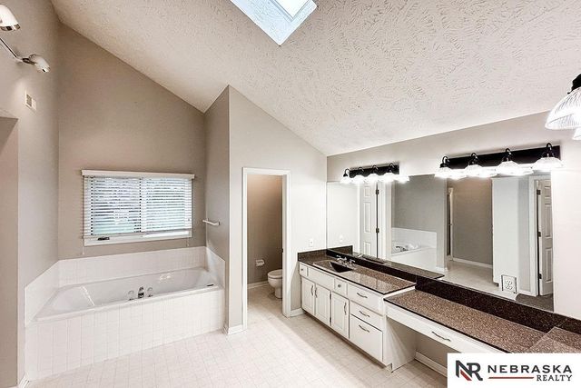 1425 S 158th Circle, Omaha, NE 68130