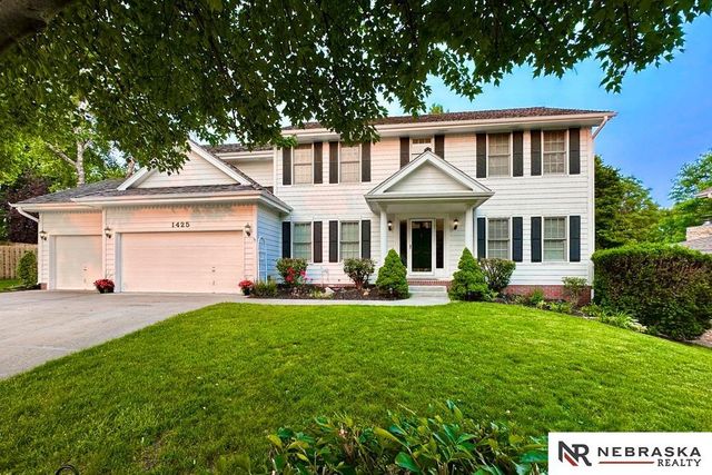 1425 S 158th Circle, Omaha, NE 68130