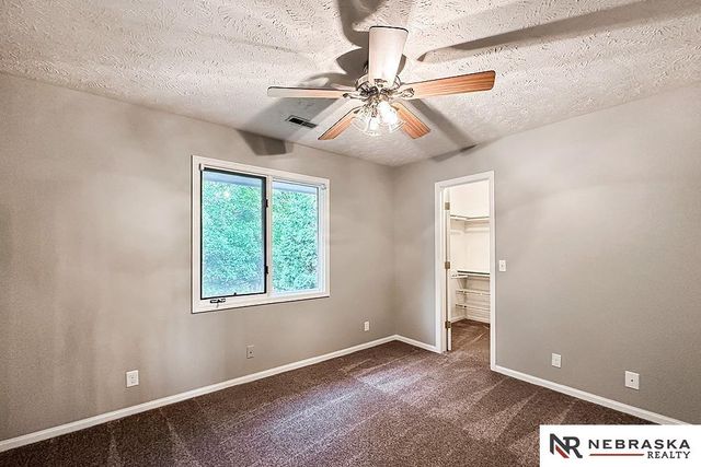 1425 S 158th Circle, Omaha, NE 68130