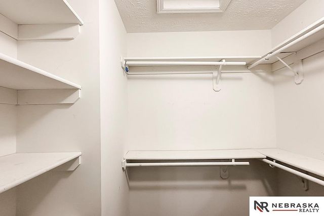 1425 S 158th Circle, Omaha, NE 68130