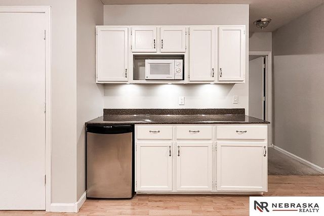 1425 S 158th Circle, Omaha, NE 68130