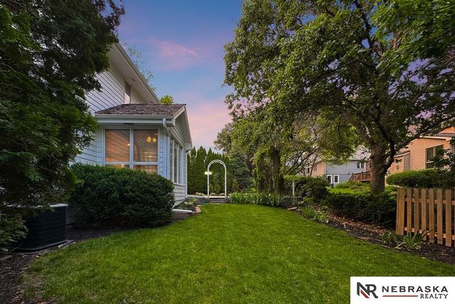 1425 S 158th Circle, Omaha, NE 68130