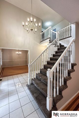 1425 S 158th Circle, Omaha, NE 68130