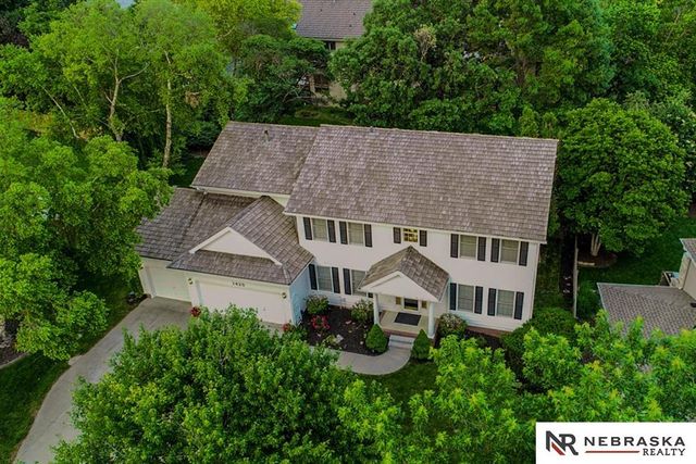 1425 S 158th Circle, Omaha, NE 68130